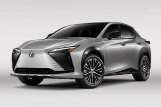 Lexus RZ450e